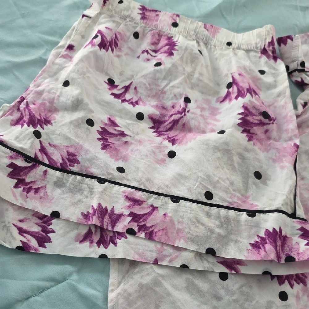 Victoria's Secret Purple and White Floral Top - Picture 5 of 5